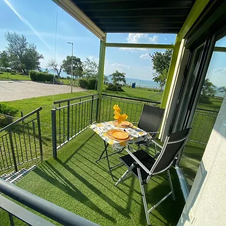 Beachfront Lux 007