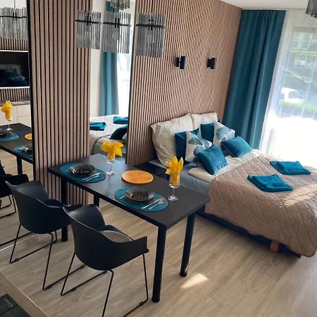 Beachfront Lux 007 아파트